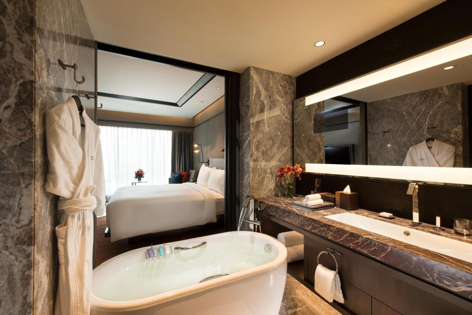 Premium King Room Lake View Bath Tub High Floor